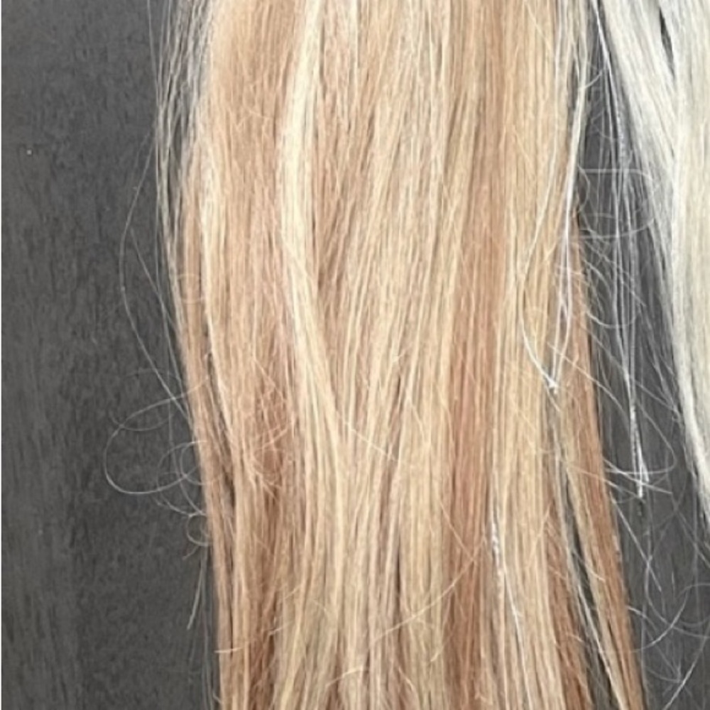 Bombshell 1/2 pack Hand-Tied Extensions (4 wefts)